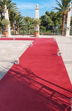 Heiraten auf Mallorca roter Teppich